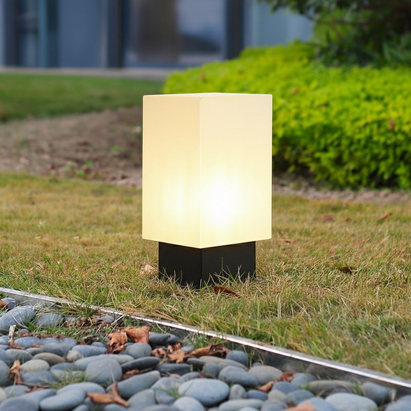Świecąca lampa podłogowa, sola – Solar Garden Light recenzja i cena