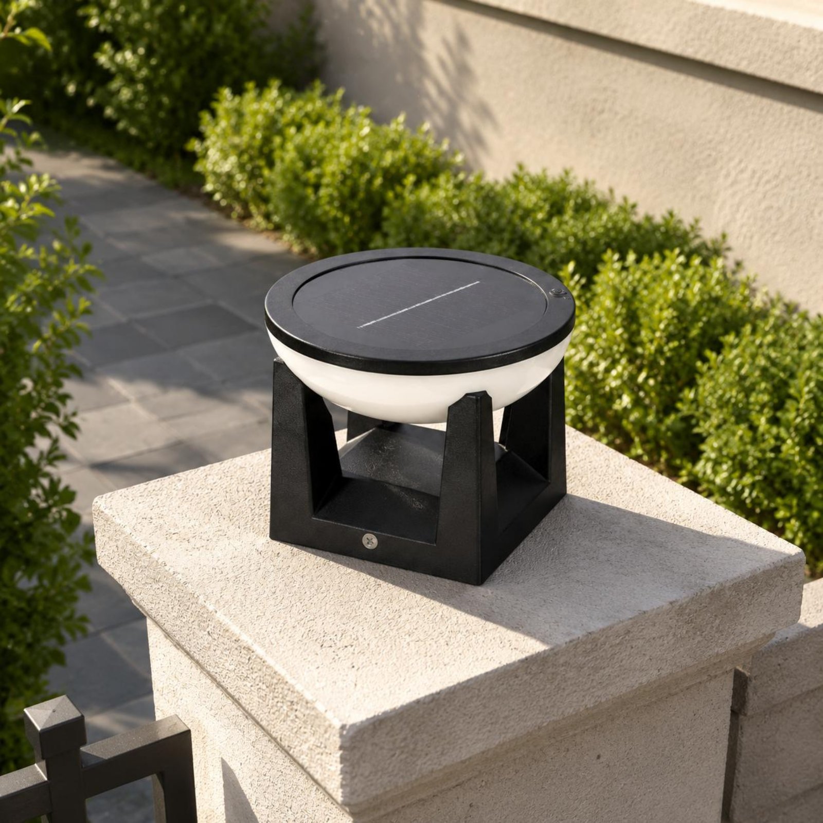 Solarna lampa słoneczna na słu – Solar Garden Light recenzja i cena